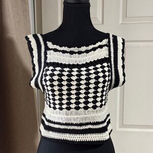 NWOT FOREVER 21 Black and White Crochet Women's Top